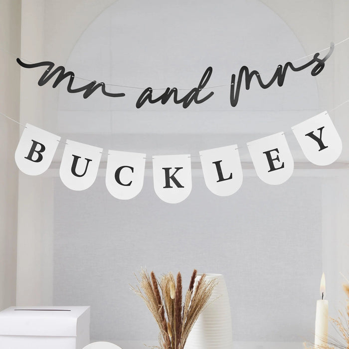 Black 'Just Married' Cake Topper - Modern Acrylic Wedding Decor - Elegant Script -Minimalist Cake Decoration - Jolie Fete UK