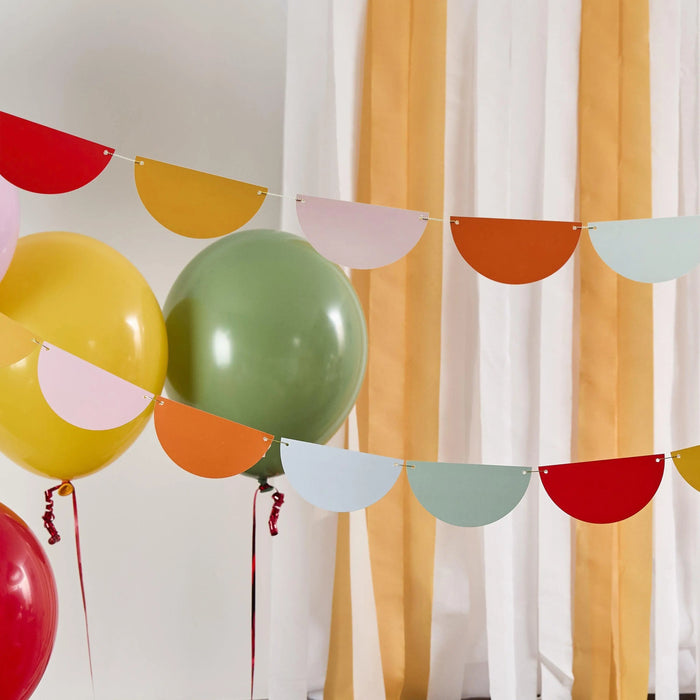 Circus Garland - Circus Party - Circus Carnival Bunting - Colourful Card Scallop Banner - Funfair Theme - Kids Birthday Party Backdrop - 4m - Jolie Fete UK