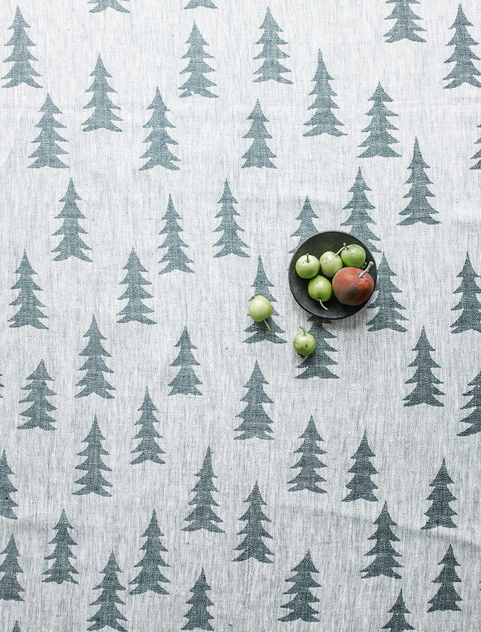 GRAN LINEN TABLECLOTH, DARK GREEN - 147×147 cm