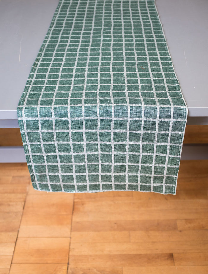 RUTIG JACQUARD WOVEN TABLE RUNNER, GREEN
