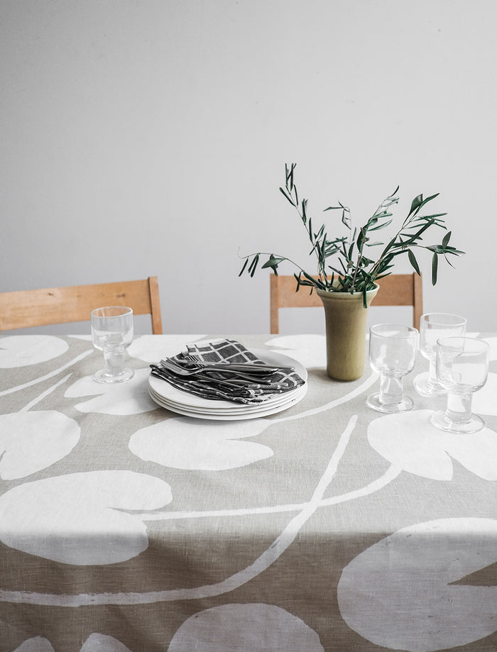 WATER LILIES TABLECLOTH, SAND - 149×250 cm