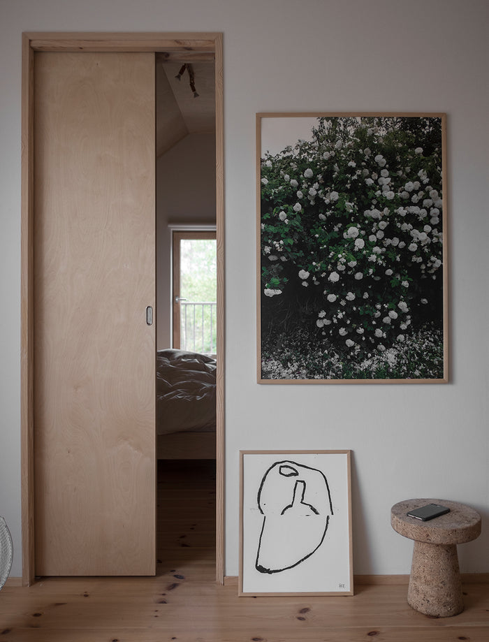 WHITE ROSES POSTER - 70×100 cm